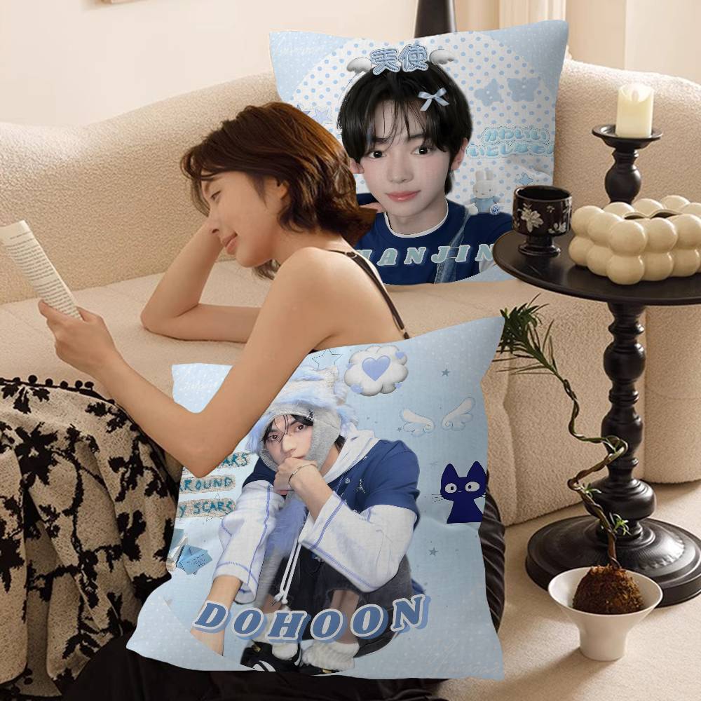 Kpop Group T-TWS Pillow Gift H - Home Textiles Group recensione e prezzo