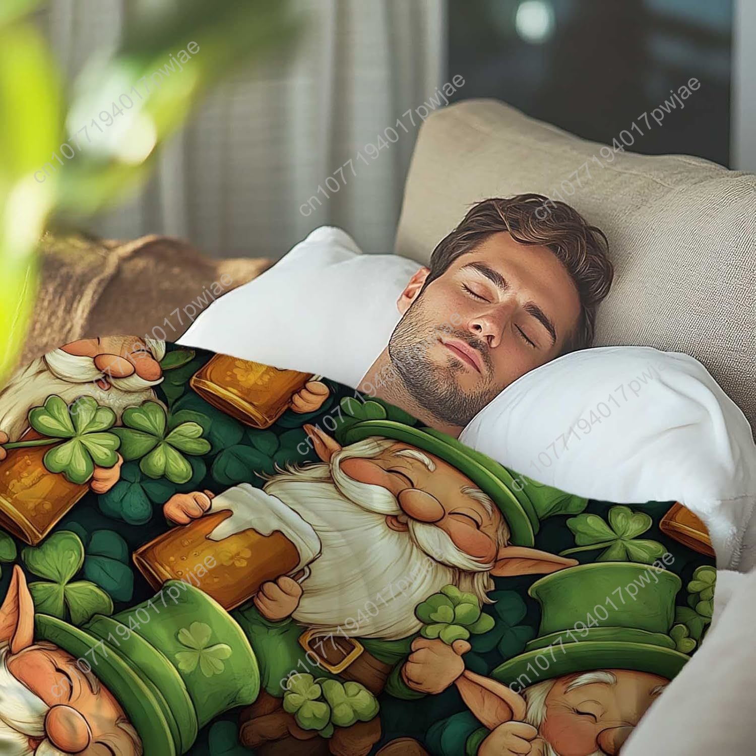 St. Patrick’s Day Gnome Throw  - Home And Textiles Today recensione e prezzo